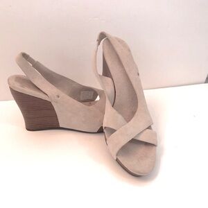 Size 9 Ugg Suede/leather wedge sandals